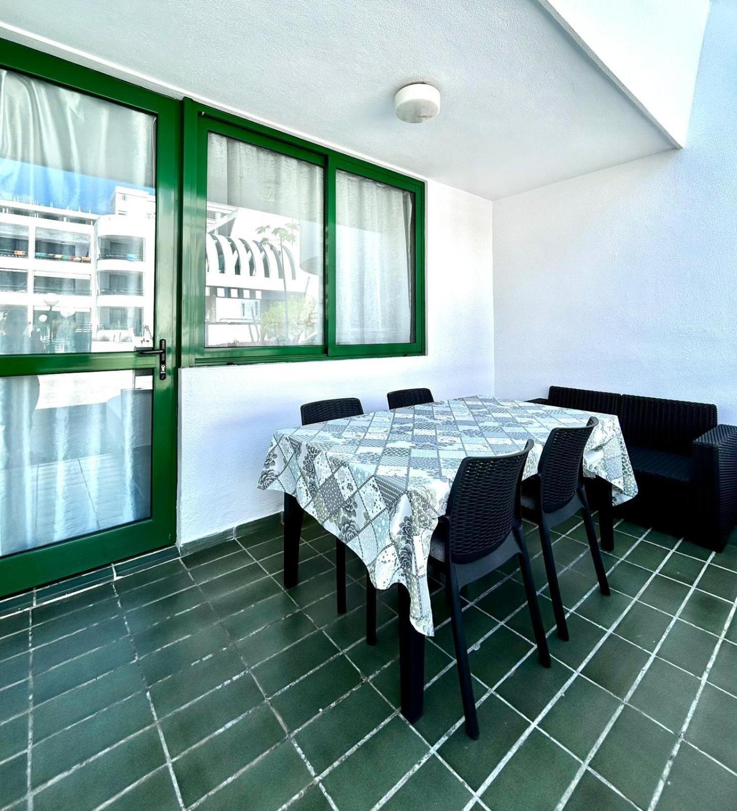 Optimist Playa De Las Americas Apartment Bagian luar foto